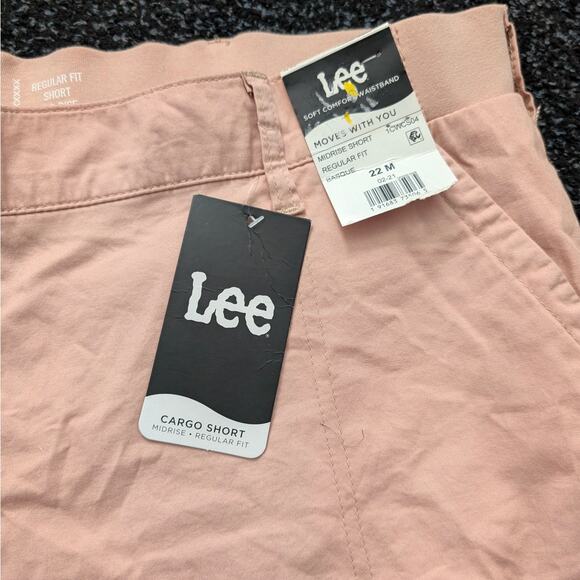 Lee Women's Regular Fit Mid Rise Cargo Short Elastic Waist Basque Size 22M - Picture 10 of 12